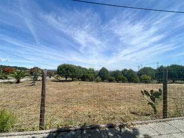 Terreno para Venda em Cebolais de Cima e Retaxo