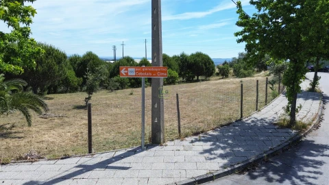 Terreno para Venda em Cebolais de Cima e Retaxo