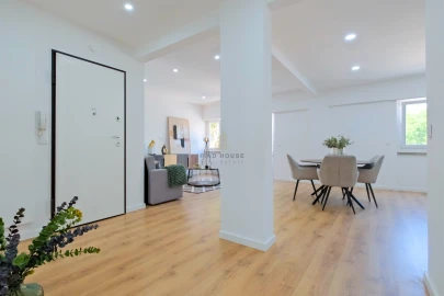 Apartamento T3 para Venda em Benfica