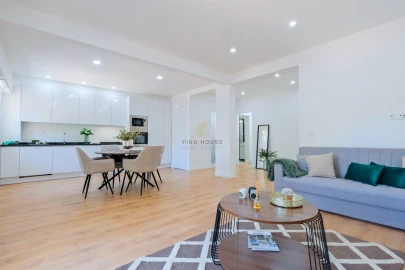 Apartamento T3 para Venda em Benfica