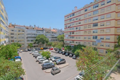 Apartamento T3 para Venda em Benfica