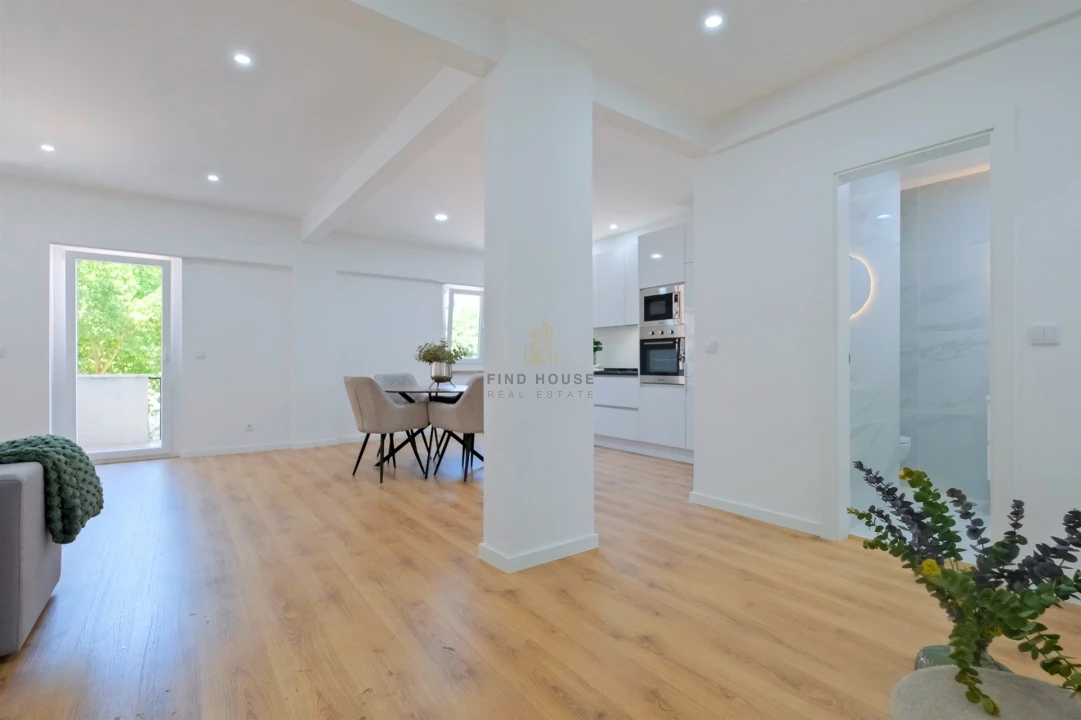 Apartamento T3 para Venda em Benfica Foto 1