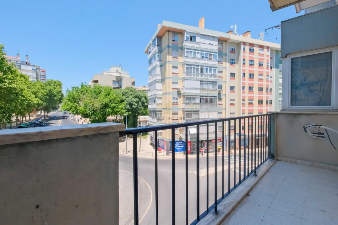Apartamento T3 para Venda em Benfica Foto 9