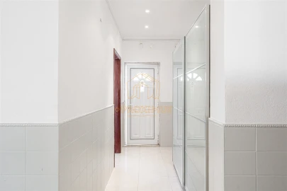 Moradia T5 para Venda em Ramada e Caneças