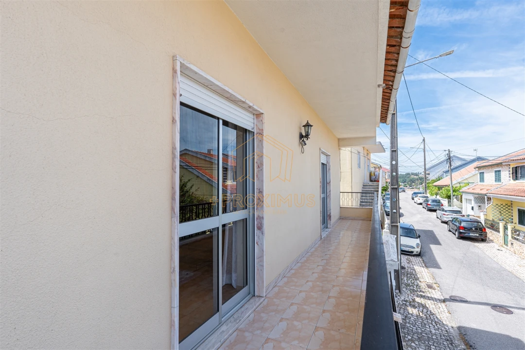Moradia T5 para Venda em Ramada e Caneças Foto 22