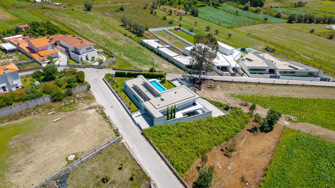 Moradia T3 para Venda em Palmeira de Faro e Curvos Foto 51