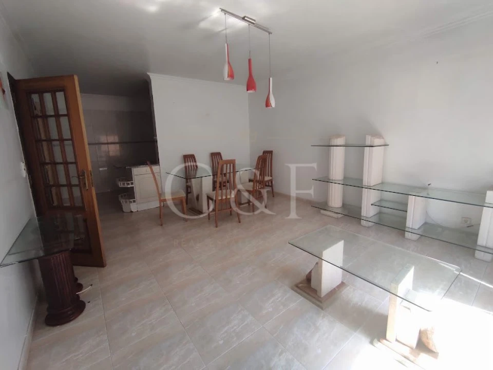 Apartamento T2 para Venda em Algueirão-Mem Martins Foto 14