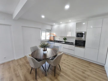 Apartamento T3 para Venda em Benfica