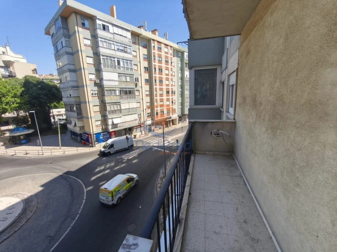 Apartamento T3 para Venda em Benfica Foto 4