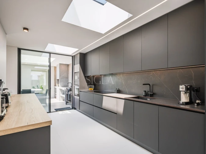 Moradia T4 para Venda em Madalena Foto 26