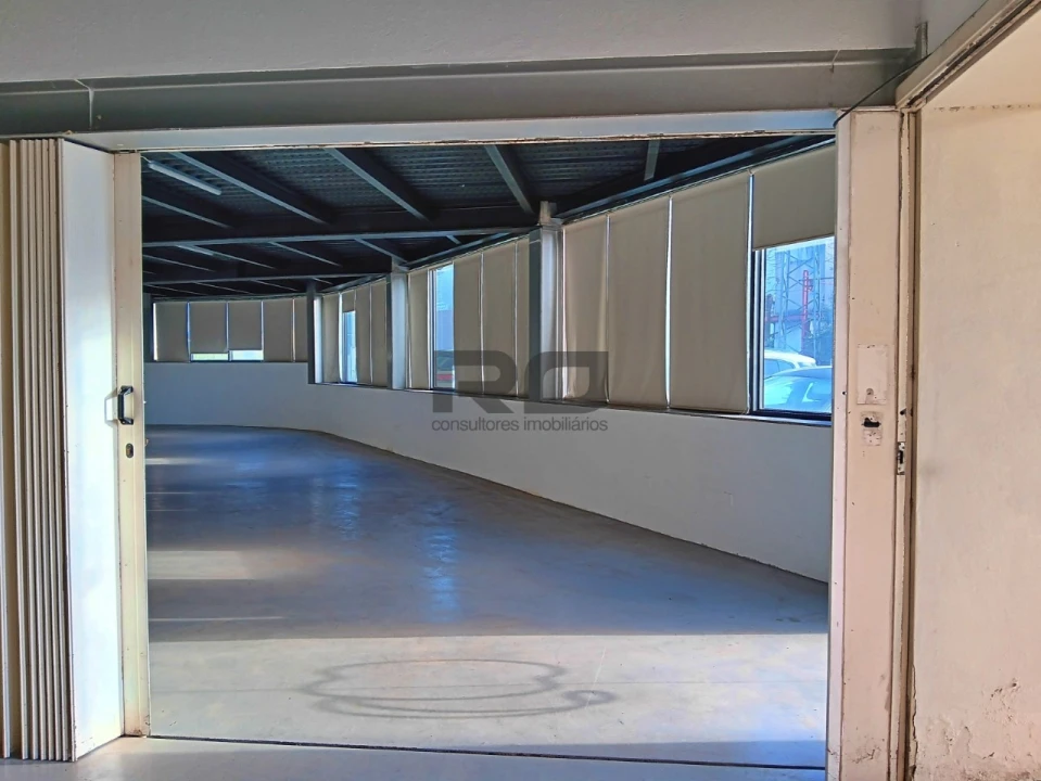 Armazém para Arrendamento em Moreira Foto 6