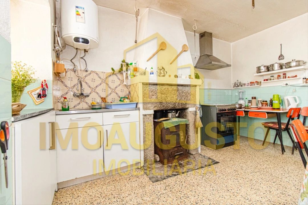 Moradia T3 para Venda em Vila Fernando Foto 4