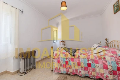 Moradia T3 para Venda em Vila Fernando