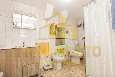 Moradia T3 para Venda em Vila Fernando