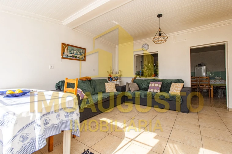 Moradia T3 para Venda em Vila Fernando Foto 8