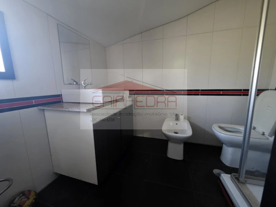 Moradia T3 para Venda em Madalena Foto 34