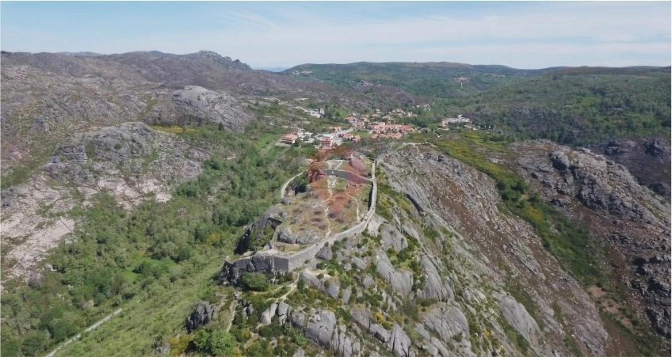 Terreno para Venda em Chaviães e Paços Foto 5