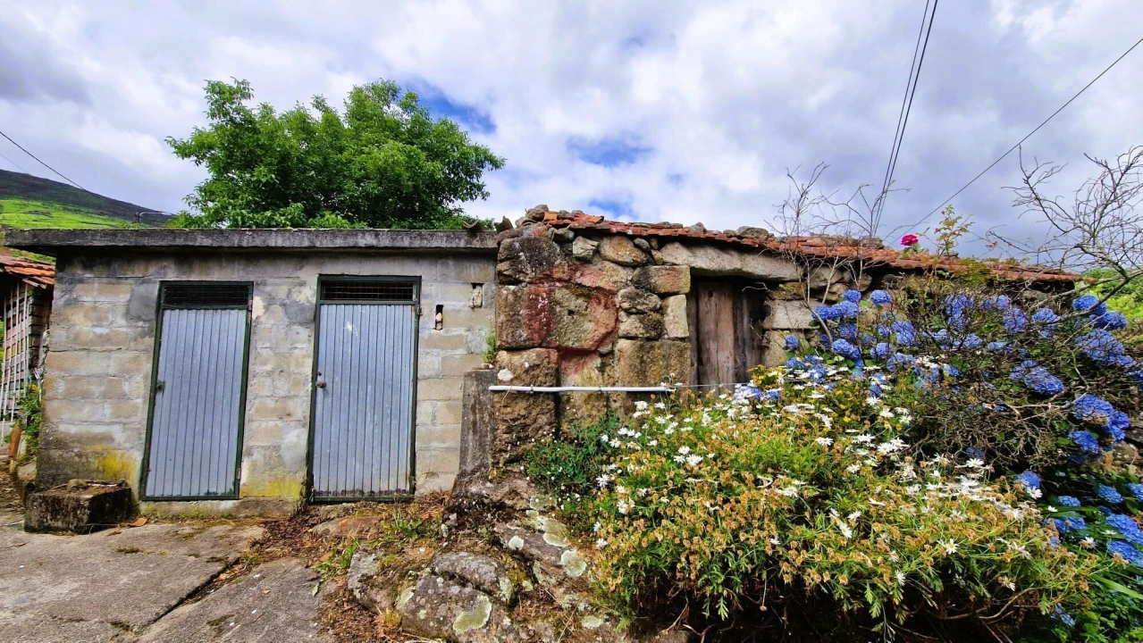Moradia T2 para Venda em Chaviães e Paços Foto 3