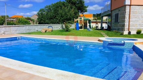 Moradia T5 para Venda em Chaviães e Paços
