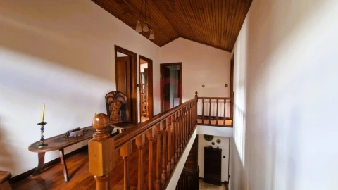 Apartamento T4 para Venda em Vila e Roussas