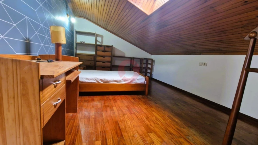 Apartamento T4 para Venda em Vila e Roussas Foto 13
