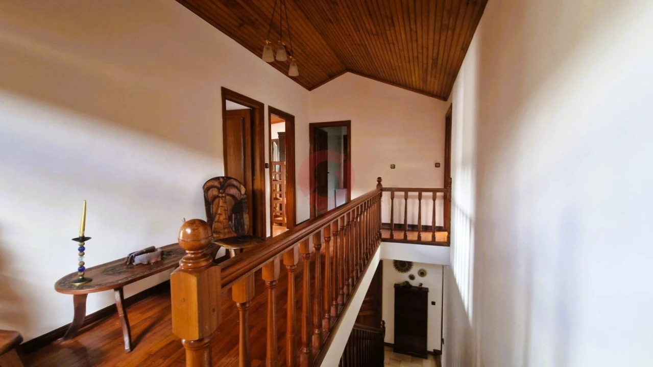 Apartamento T4 para Venda em Vila e Roussas Foto 7