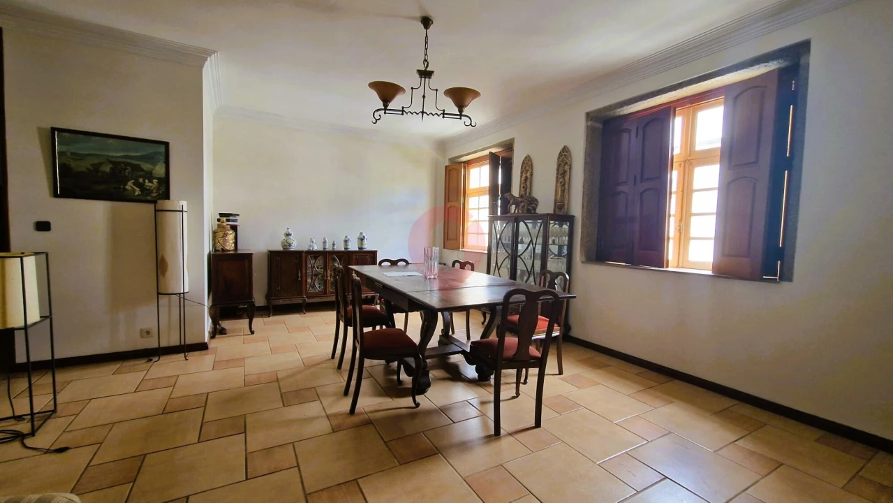 Apartamento T4 para Venda em Vila e Roussas Foto 11