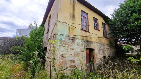 Moradia T3 para Venda em Vila e Roussas