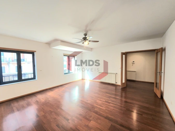 Apartamento T2 para Venda em Oliveira do Douro Foto 3