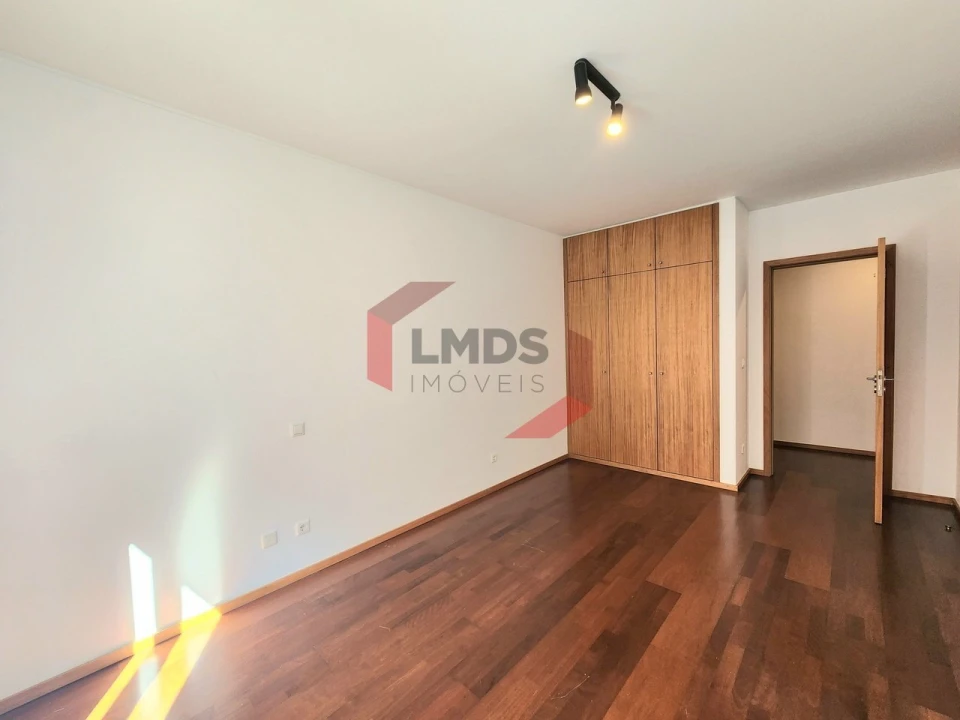 Apartamento T2 para Venda em Oliveira do Douro Foto 12