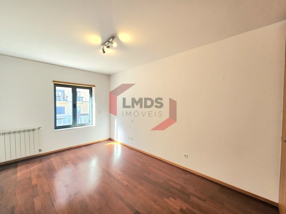 Apartamento T2 para Venda em Oliveira do Douro Foto 16