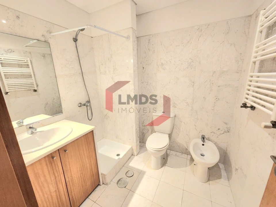 Apartamento T2 para Venda em Oliveira do Douro Foto 10