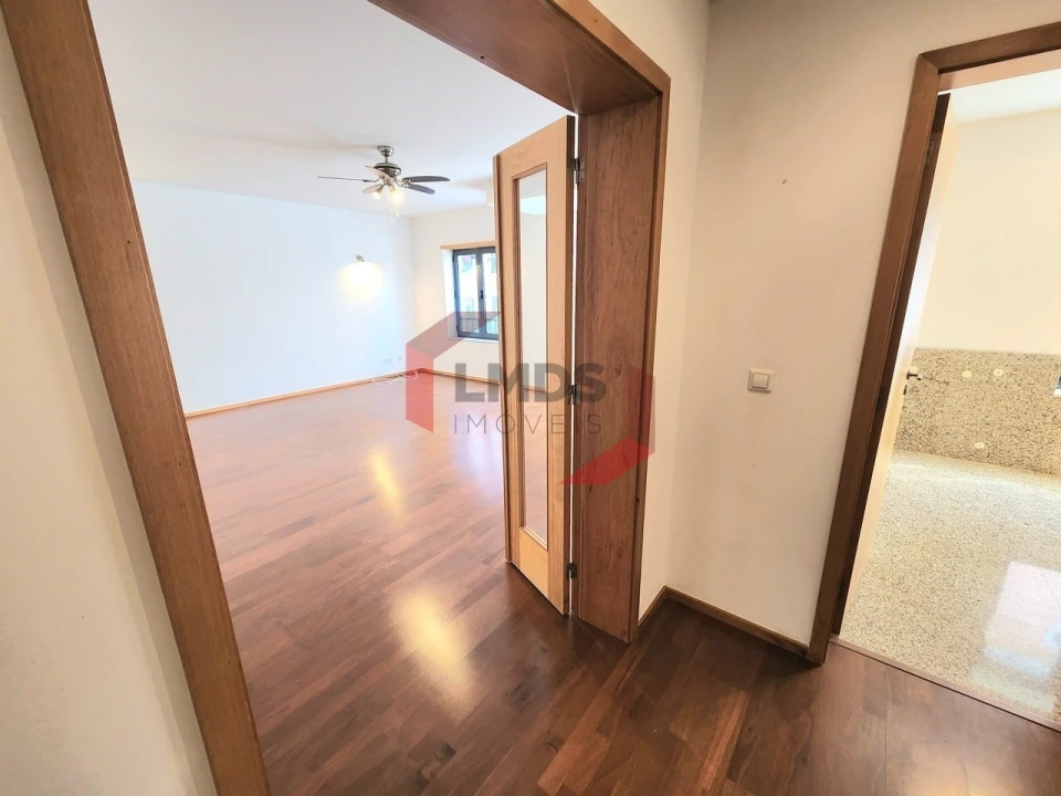 Apartamento T2 para Venda em Oliveira do Douro Foto 6