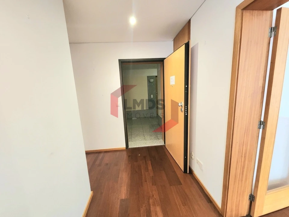 Apartamento T2 para Venda em Oliveira do Douro Foto 9