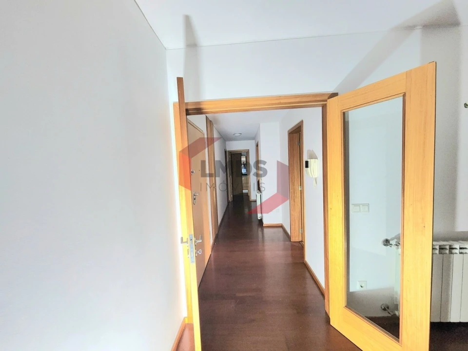 Apartamento T2 para Venda em Oliveira do Douro Foto 13