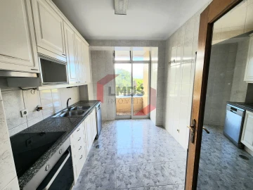 Apartamento T2 para Venda em Arcozelo