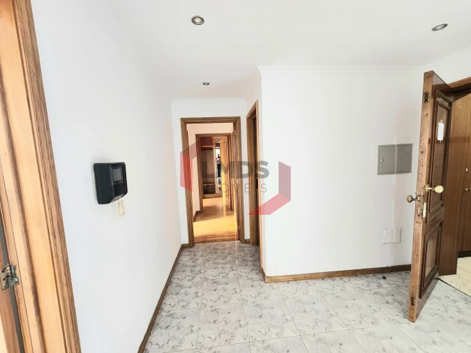 Apartamento T2 para Venda em Arcozelo Foto 3