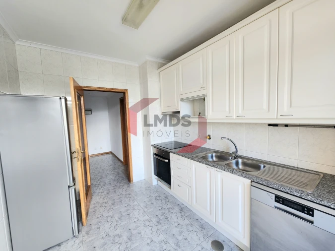 Apartamento T2 para Venda em Arcozelo Foto 6