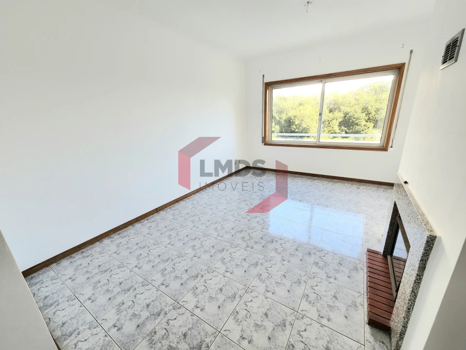 Apartamento T2 para Venda em Arcozelo Foto 12