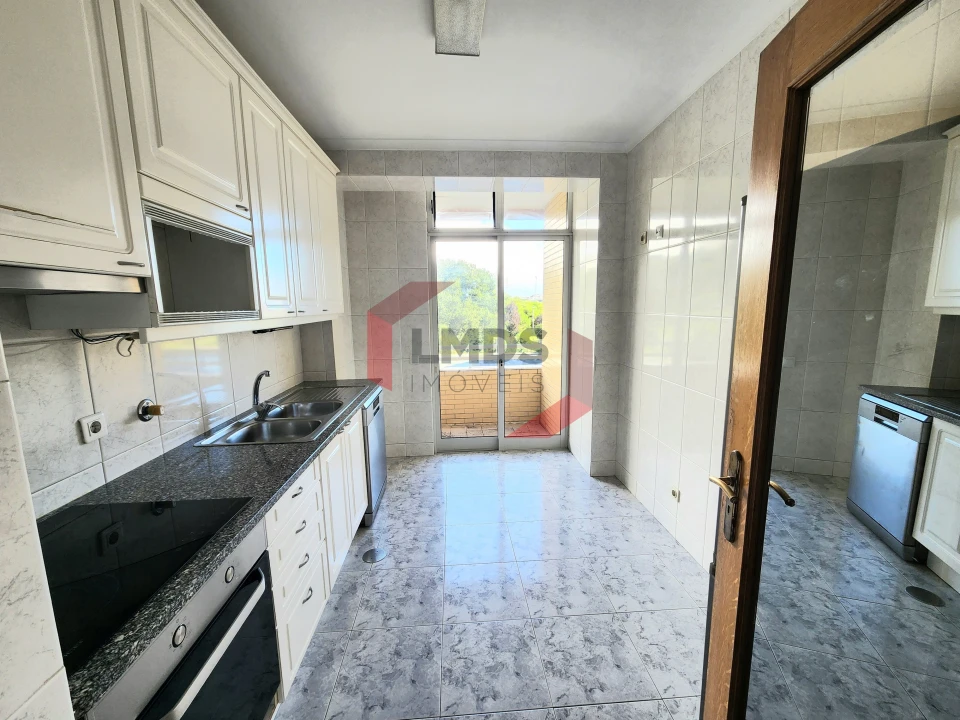 Apartamento T2 para Venda em Arcozelo Foto 5