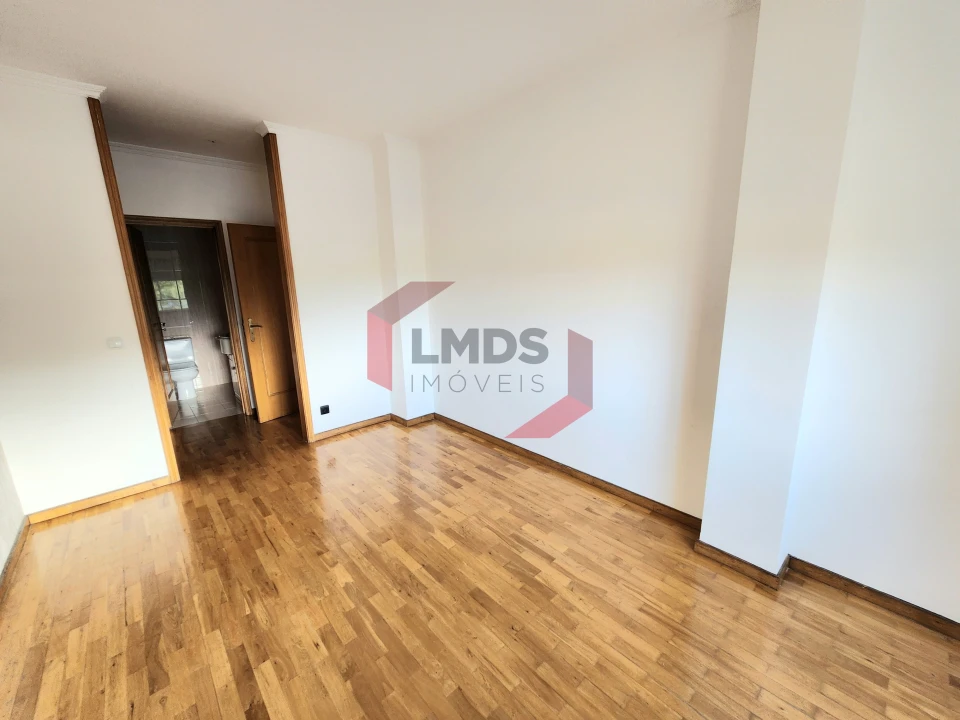 Apartamento T2 para Venda em Arcozelo Foto 20