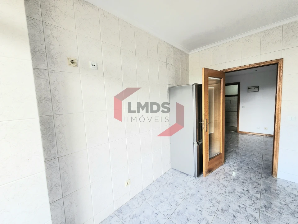 Apartamento T2 para Venda em Arcozelo Foto 7