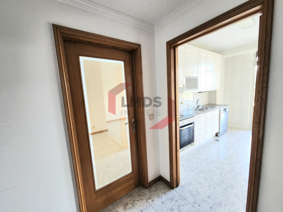 Apartamento T2 para Venda em Arcozelo Foto 10