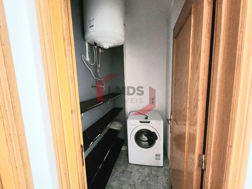 Apartamento T2 para Venda em Arcozelo Foto 14