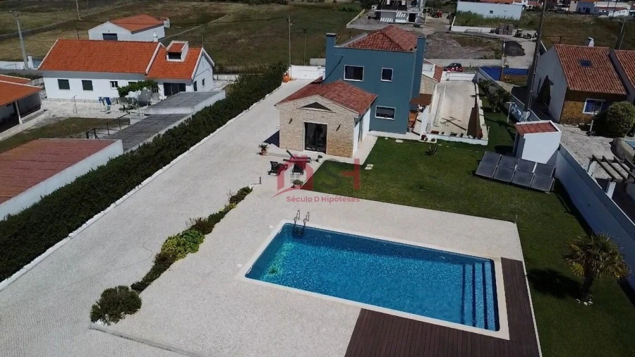 Quinta T4 para Venda em São João das Lampas e Terrugem