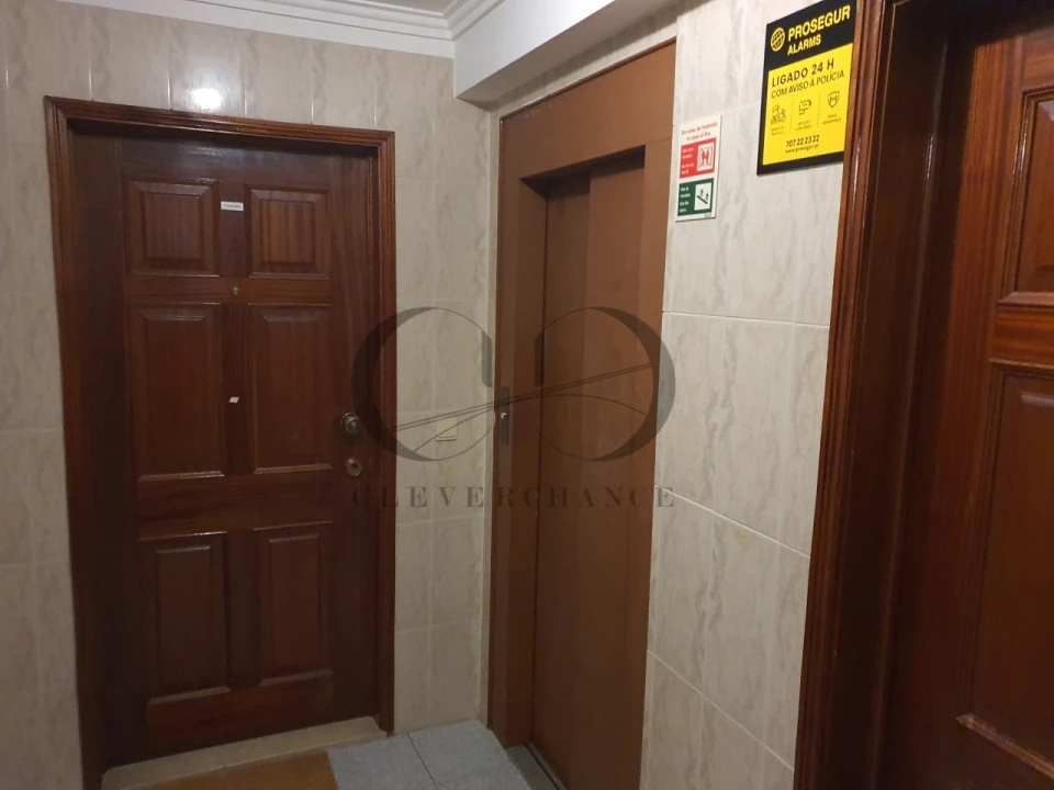 Apartamento T1 para Venda em Mafamude e Vilar do Paraíso Foto 37