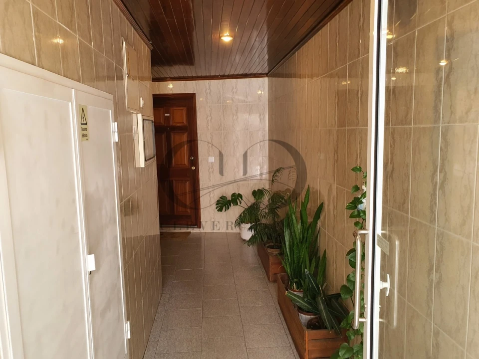Apartamento T1 para Venda em Mafamude e Vilar do Paraíso Foto 38