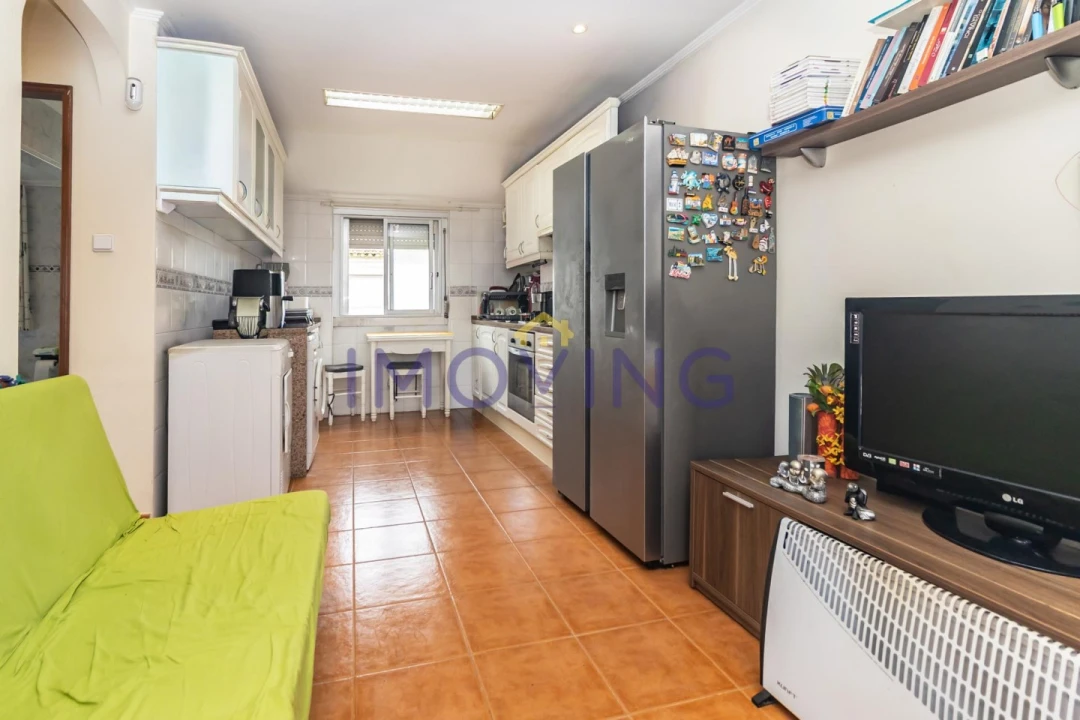 Apartamento T1 para Venda em Pontinha e Famões Foto 3