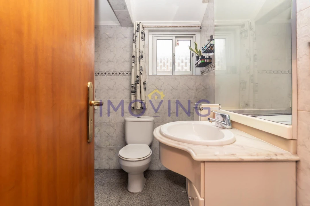 Apartamento T1 para Venda em Pontinha e Famões Foto 13