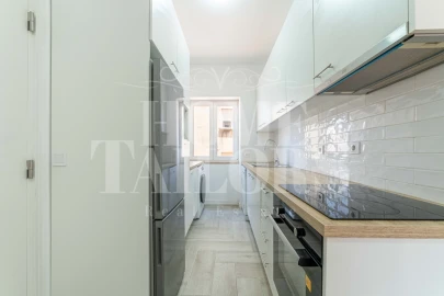 Apartamento T3 para Arrendamento em Alcantara